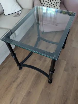 Mesa de forja con tapa de cristal