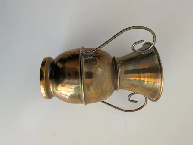 Jarrón de latón vintage
