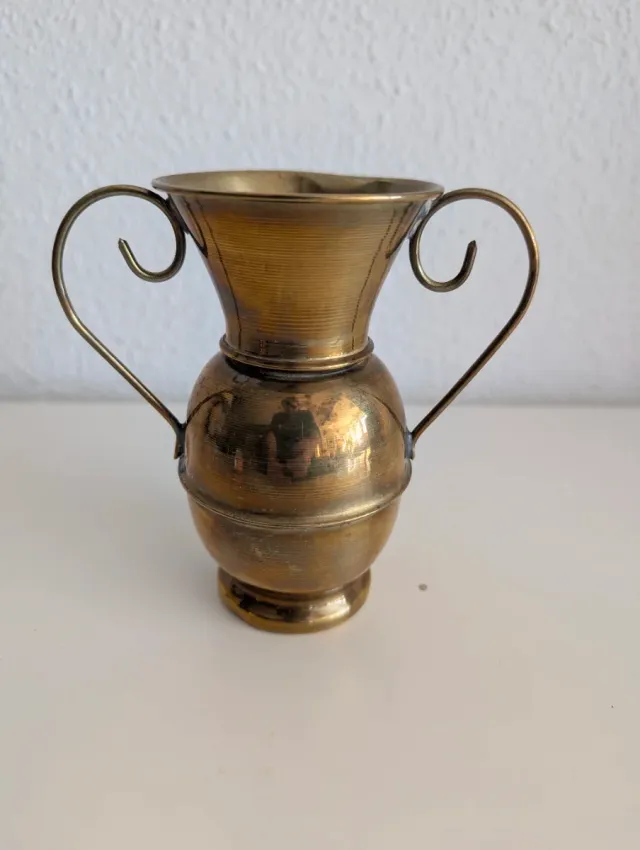 Jarrón de latón vintage