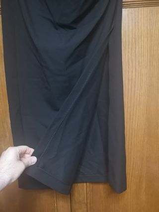 Falda Zara M con fruncido, cremallera y apertura