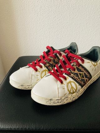 Zapatillas Desigual Blancas y Doradas