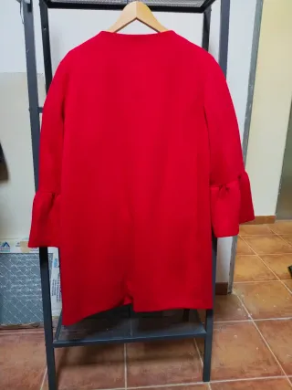 Abrigo rojo ONLY mujer