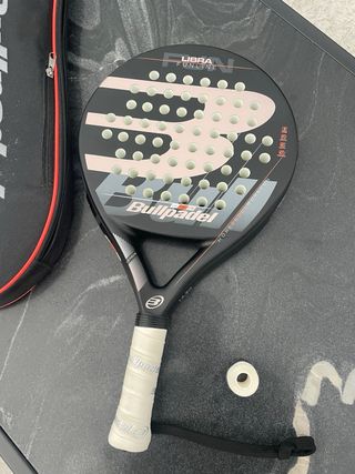 Pala de pádel Bullpadel