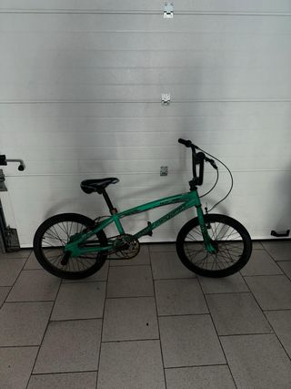 Bicicleta BMX Verde