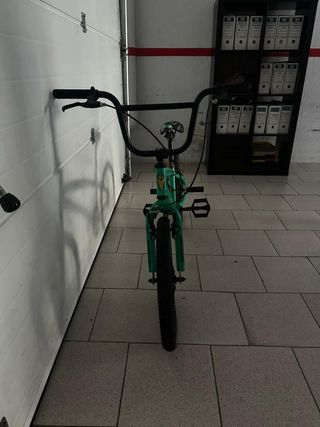 Bicicleta BMX Verde