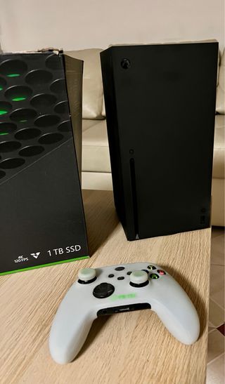 Xbox Series X con Mando Blanco
