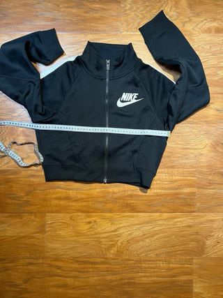 Sudadera chaqueta Nike corta de mujer negra