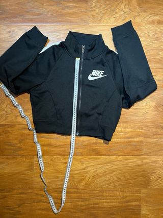 Sudadera chaqueta Nike corta de mujer negra