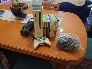 Xbox 360 Blanca + 7 Juegos