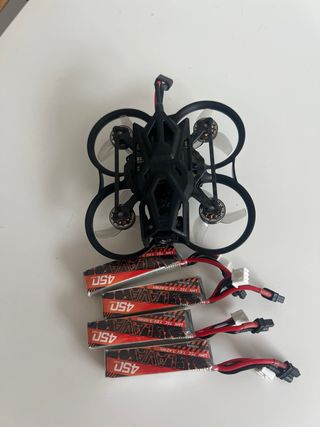 Pavo Femto FPV + 4 Baterías Lipo 450mAh
