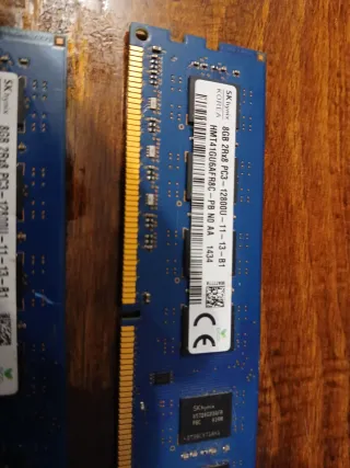 2x 8GB DDR3 SK hynix PC3-12800U