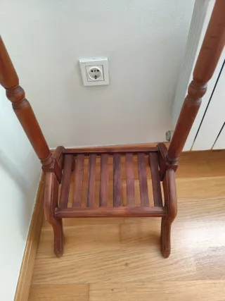 Galán de noche de madera