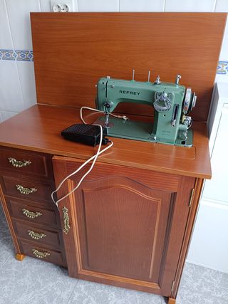 Máquina de coser Refrey 427 VZ