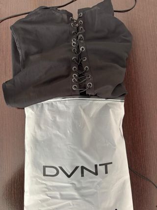 Vestido largo negro con cordones