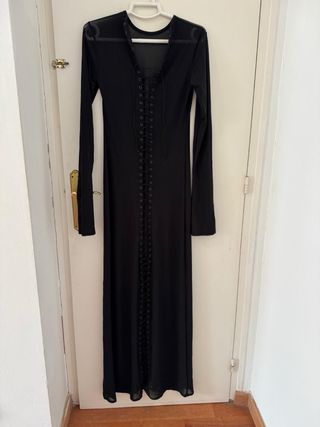 Vestido largo negro con cordones
