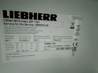 Nevera Liebherr plateada