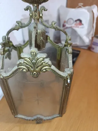 Lámpara de latón con detalles de cristal