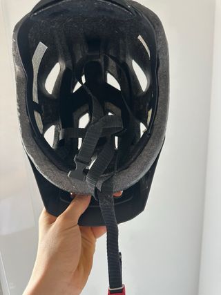 Casco de bicicleta negro