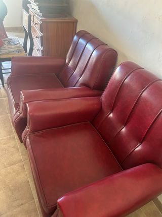 2 Sillones de Cuero Rojos Antiguos