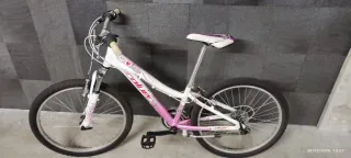 Bicicleta Coluer blanca y rosa sin usar