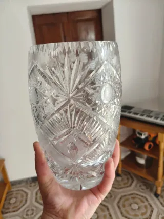Jarrón de cristal tallado