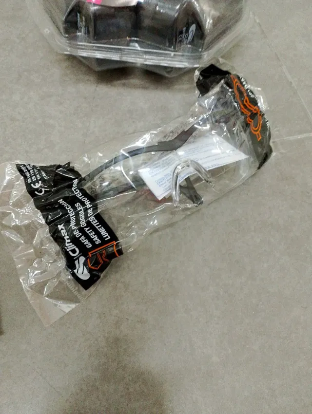 Casco de seguridad Delta Plus + Accesorios