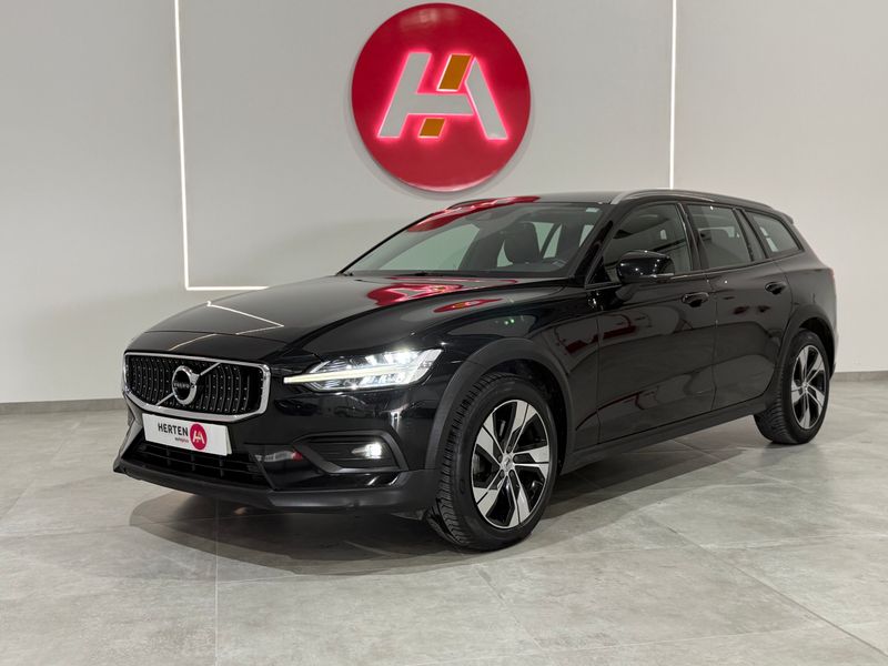 VOLVO V60 Cross Country 2.0 D4 - foto 1