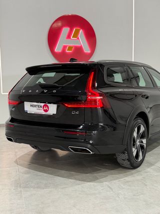 VOLVO V60 Cross Country 2.0 D4