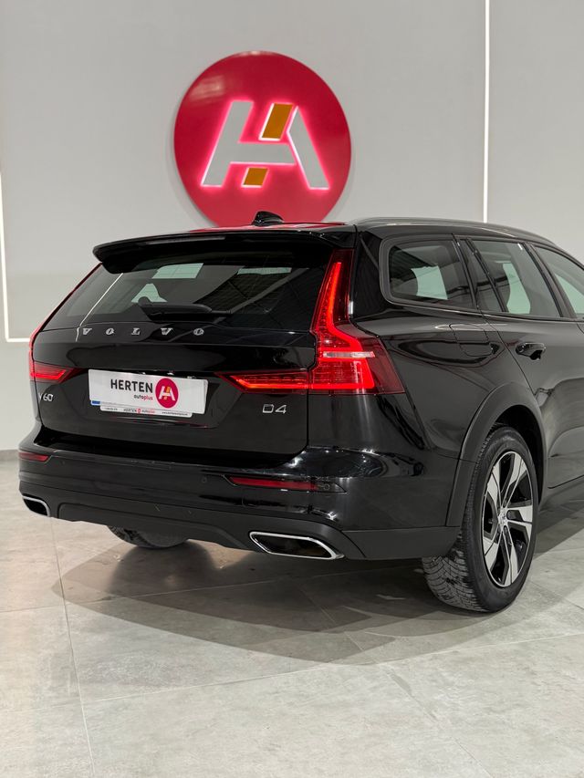 VOLVO V60 Cross Country 2.0 D4