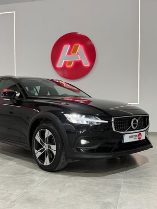 VOLVO V60 Cross Country 2.0 D4