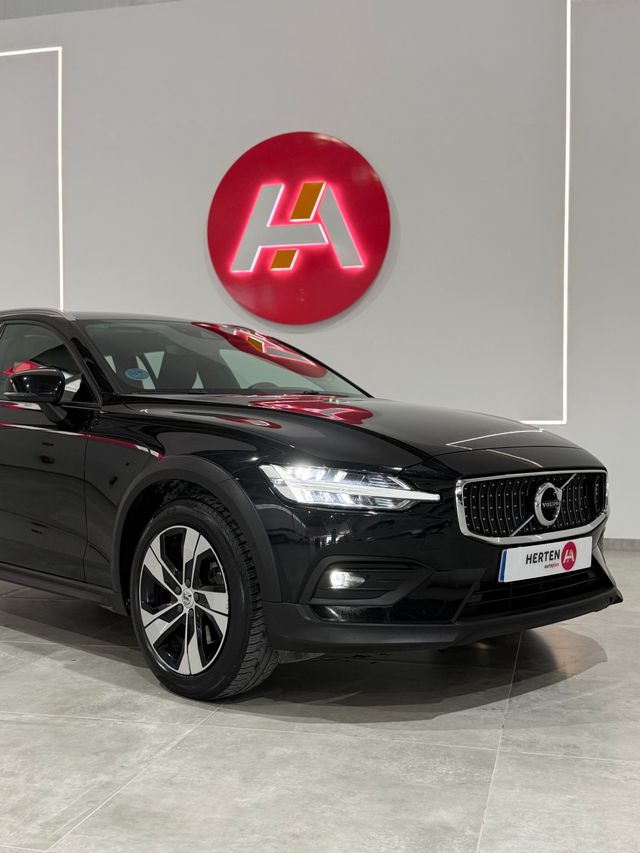 VOLVO V60 Cross Country 2.0 D4