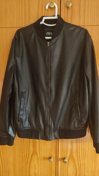 Chaqueta Bomber Zara Negra Cuero Sintético