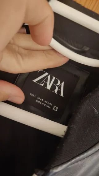 Chaqueta Bomber Zara Negra Cuero Sintético