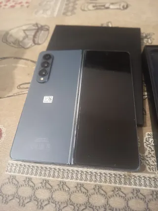 Samsung Galaxy Z Fold 4