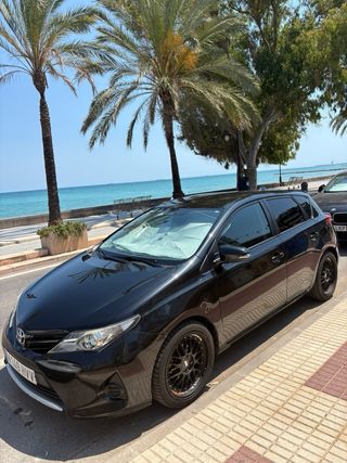 Toyota Auris 2014