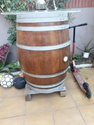 Bota de madera con tapa de cristal