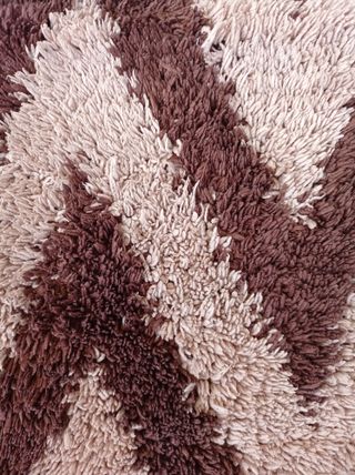 Tappetino da bagno morbido con motivo zig-zag