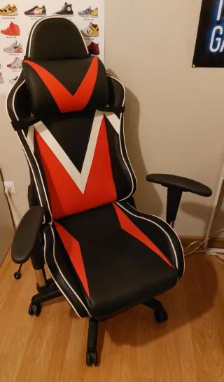 Silla Gaming Negra y Roja NO ES MARCA SECRETLAB