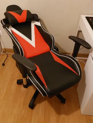 Silla Gaming Negra y Roja NO ES MARCA SECRETLAB