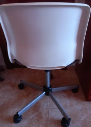 Silla de escritorio blanca moderna multifuncional