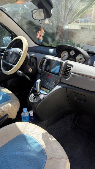 Lancia Ypsilon 2004 automático