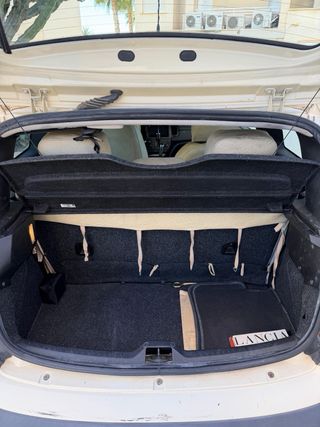 Lancia Ypsilon 2004 automático