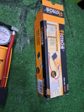Pompa per pneumatici HOTECHE con manometro