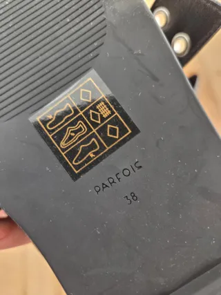 Zapatos Parfois negros con tachuelas