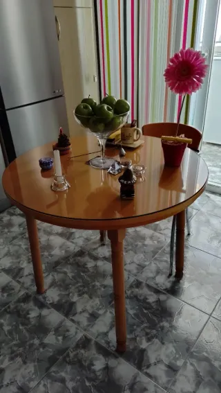 Mesa comedor redonda madera y cristal