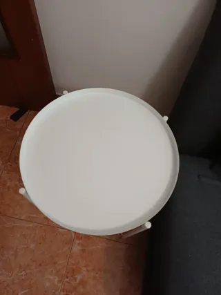 Mesa auxiliar bandeja IKEA Gladom blanca