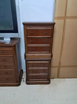 Mesita de noche de madera