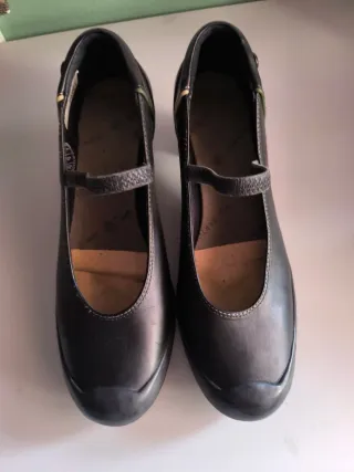 Zapatos negros Camper N 39
