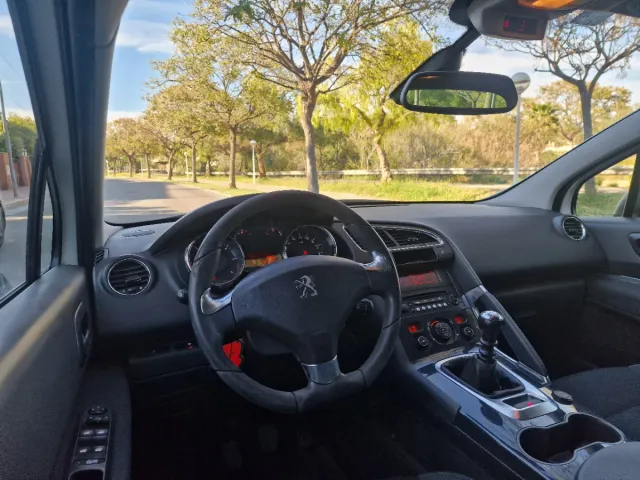 PEUGEOT 3008 STYLE 1.6 HDI