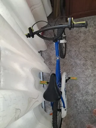 Bicicleta infantil azul Btwin